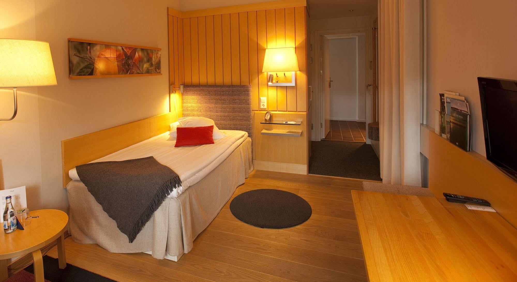 Djuroenaeset Hotell & Konferens Djurhamn المظهر الخارجي الصورة