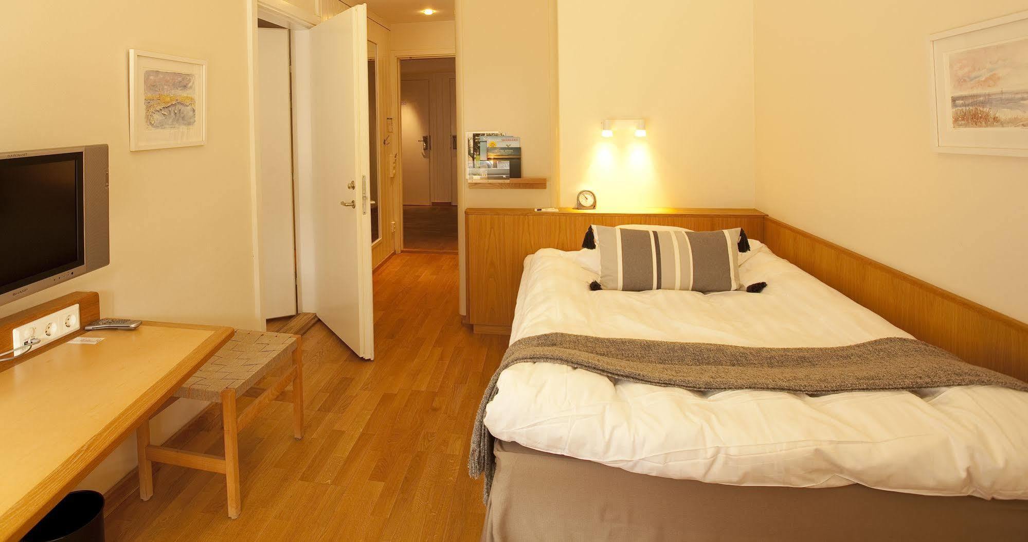 Djuroenaeset Hotell & Konferens Djurhamn المظهر الخارجي الصورة